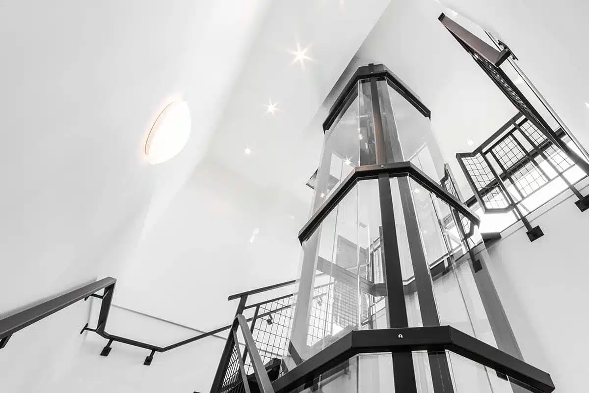 savaria vuelift home elevator octagonal 027 1200x800