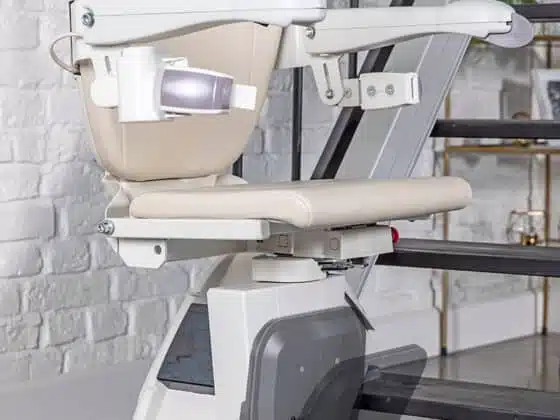 Handicare stairlift 1100 style foot rest motion 800x1200