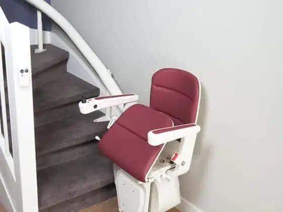 Handicare stairlift Freecurve Active seat 800x1200