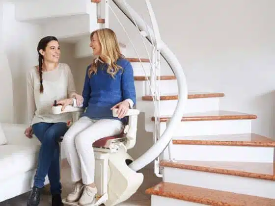 Handicare stairlift Freecurve family downstairs 1000x1000