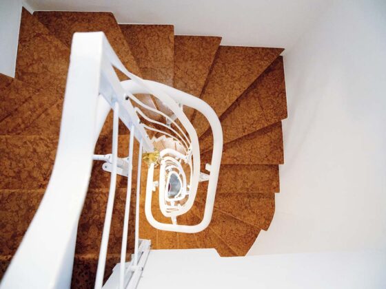 Handicare stairlift Freecurve rail 1200x800