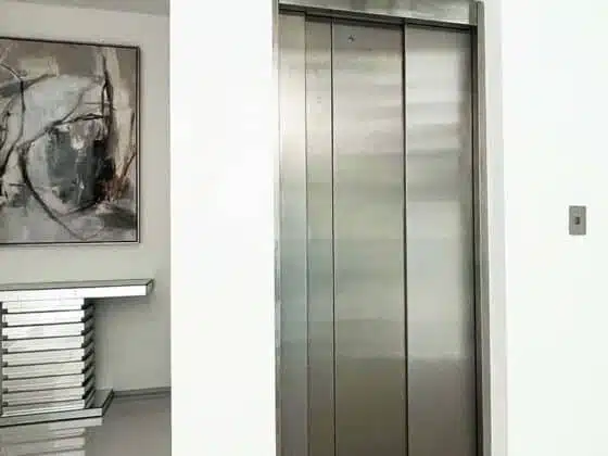 Savaria Eclipse Home Lift closed 8 800x1200