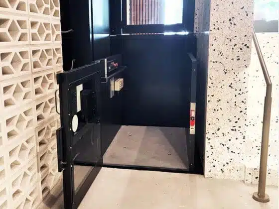 Savaria Multilift VPL commercial lower landing custom grey 800x1200