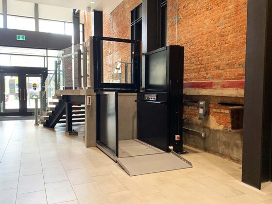 Savaria Multilift VPL commercial lower landing 1200x800