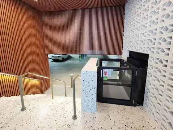 Savaria Multilift VPL commercial upper landing custom grey 1200x800