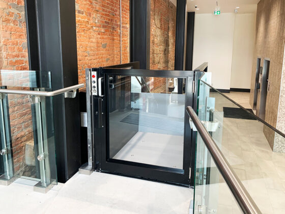 Savaria Multilift VPL commercial upper landing 1200x800 1