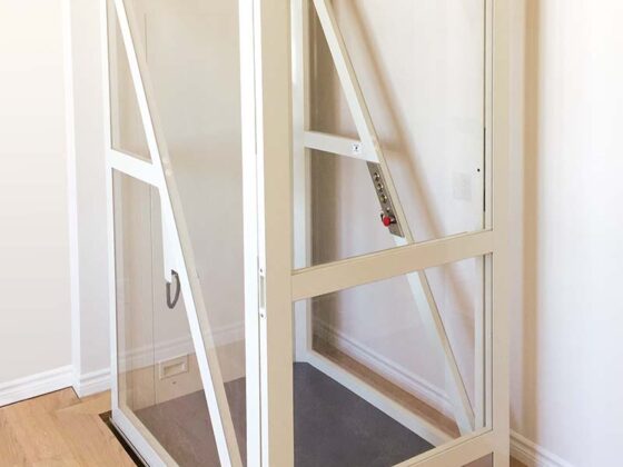 Savaria Telecab17 home lift top landing 8 1000x1000