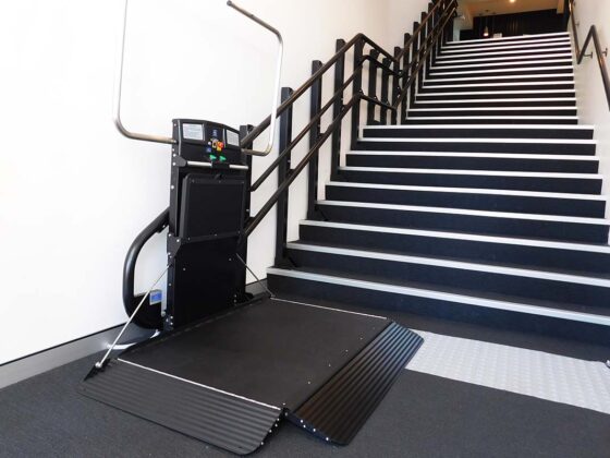 Artira inclined platform lift