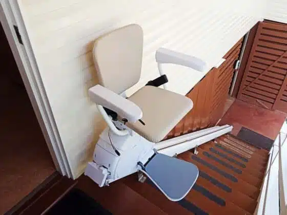 savaria stairlift K2 outdoor 1200x800