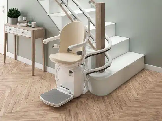 Handicare curved stairlift 4000 smart seat 1200x800
