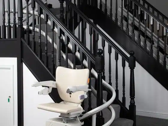 Savaria Handicare 4000 curved stairlift style bottom