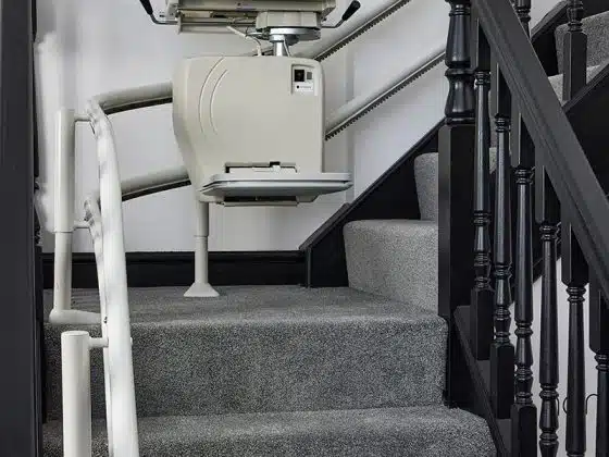 Savaria Handicare 4000 curved stairlift style mid