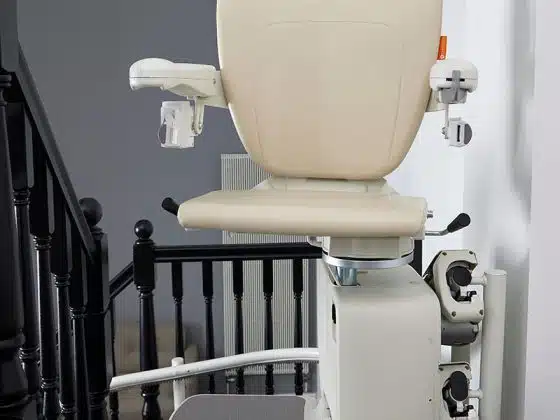 Savaria Handicare 4000 curved stairlift style top 406A0059