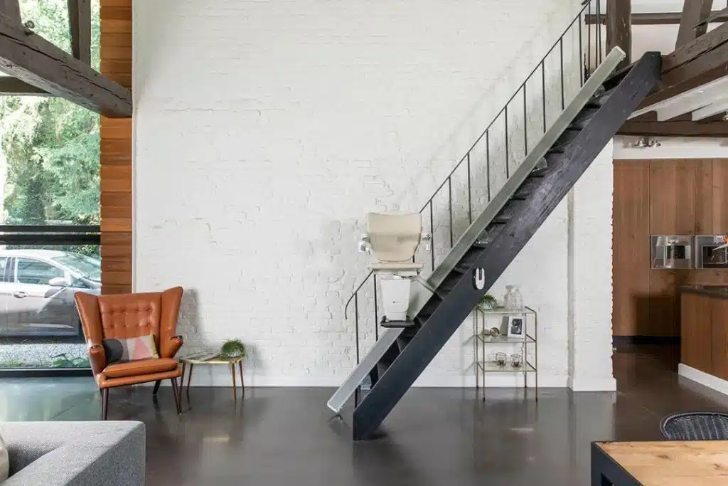 座椅电梯应用场景