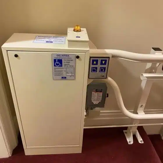 Artira 斜挂升降平台 2