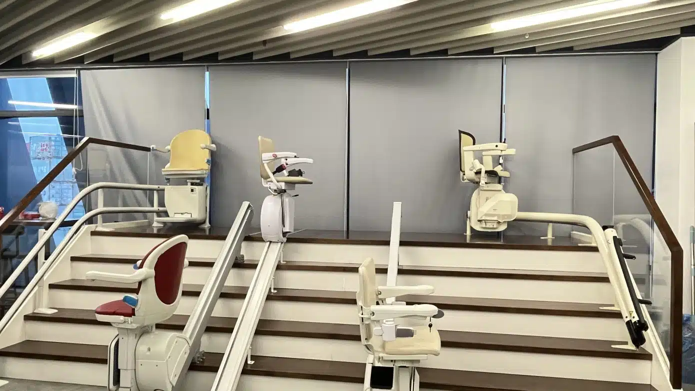 萨瓦瑞亚的新座椅电梯展厅 scaled