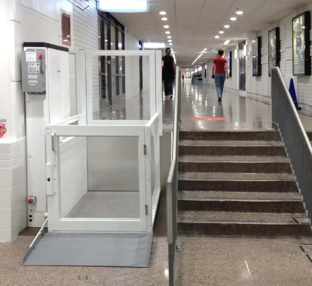 无障碍垂直轮椅升降平台