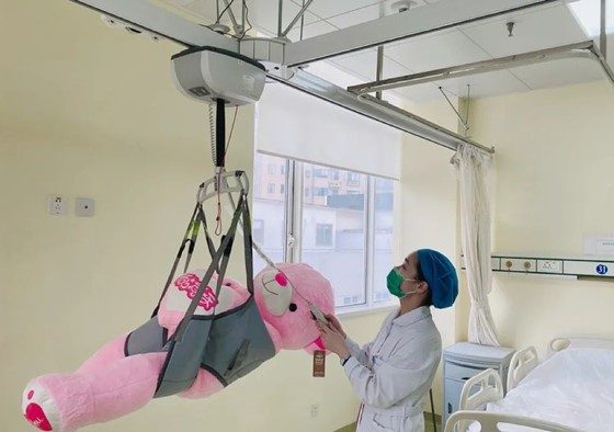 萨瓦瑞亚天轨移位机在社区康复中心