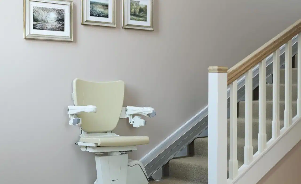 萨瓦瑞亚1100座椅电梯