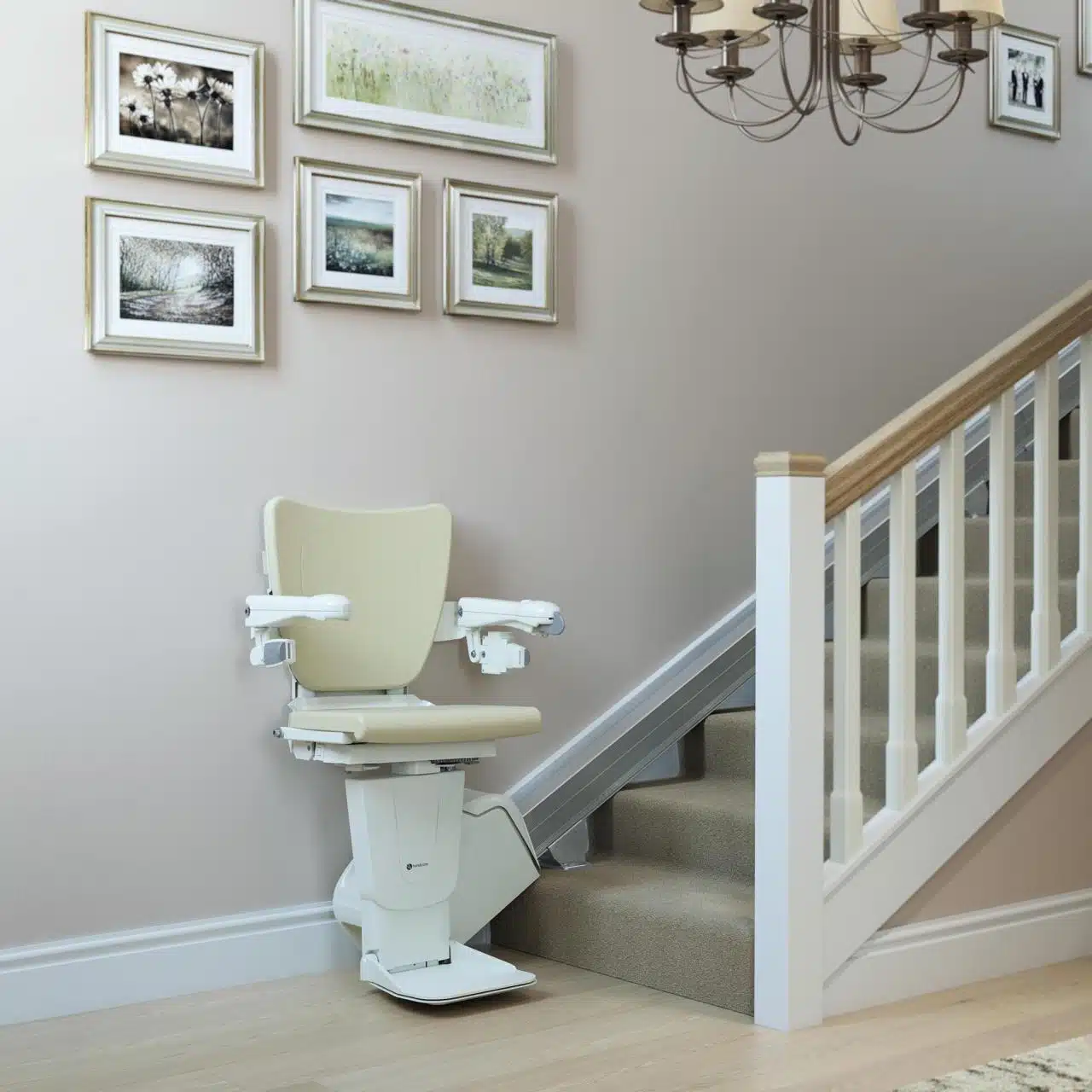 萨瓦瑞亚1100座椅电梯 萨瓦瑞亚1100座椅电梯