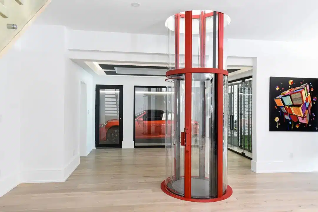 萨瓦瑞亚家用圆形电梯