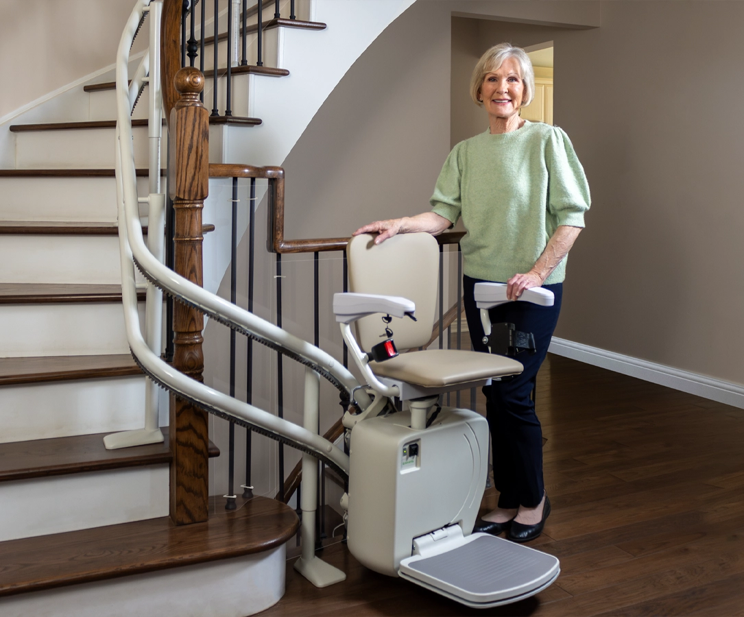 Curved-stairlift-Starfriend23